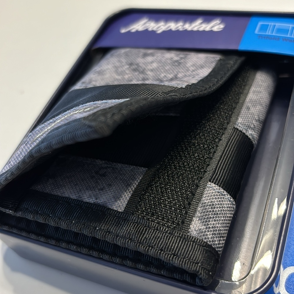 Aeropostale Gray Tri-Fold Wallet - Picture 10 of 11